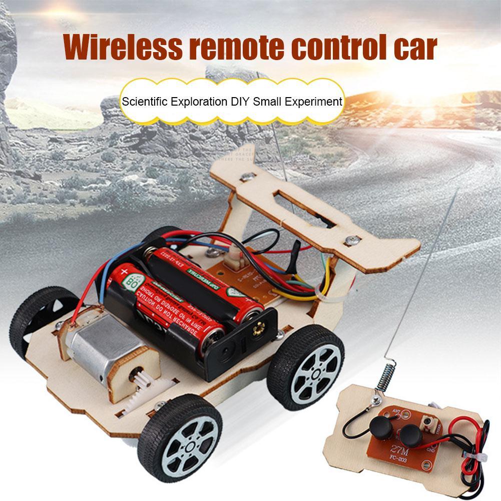 Science And Invention - Modèle de voiture de course télécommandé,